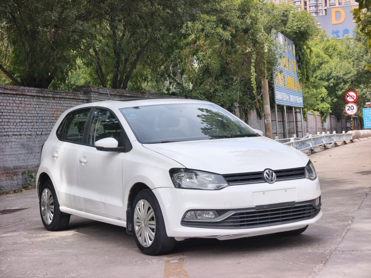 Volkswagen Polo 2016 car image #3