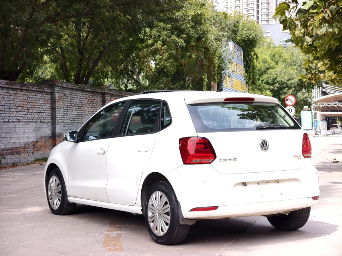 Volkswagen Polo 2016 car image #8