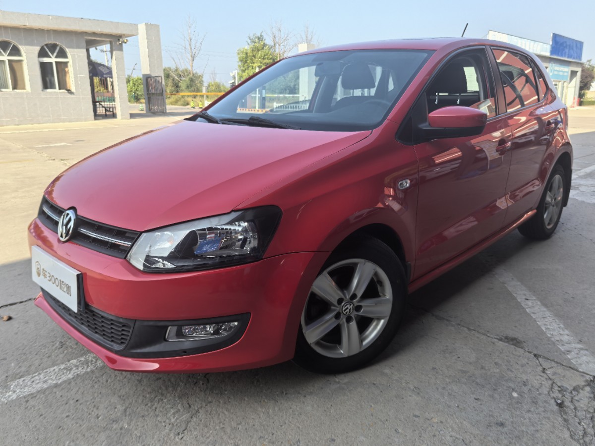 Volkswagen Polo 2012 Volkswagen Polo 2012 car image