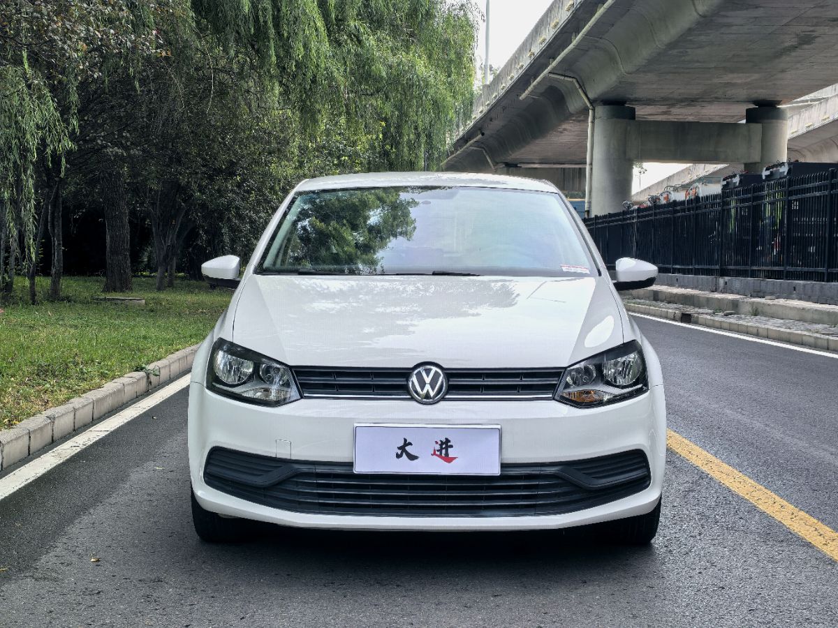 Volkswagen Polo 2017 car image #2