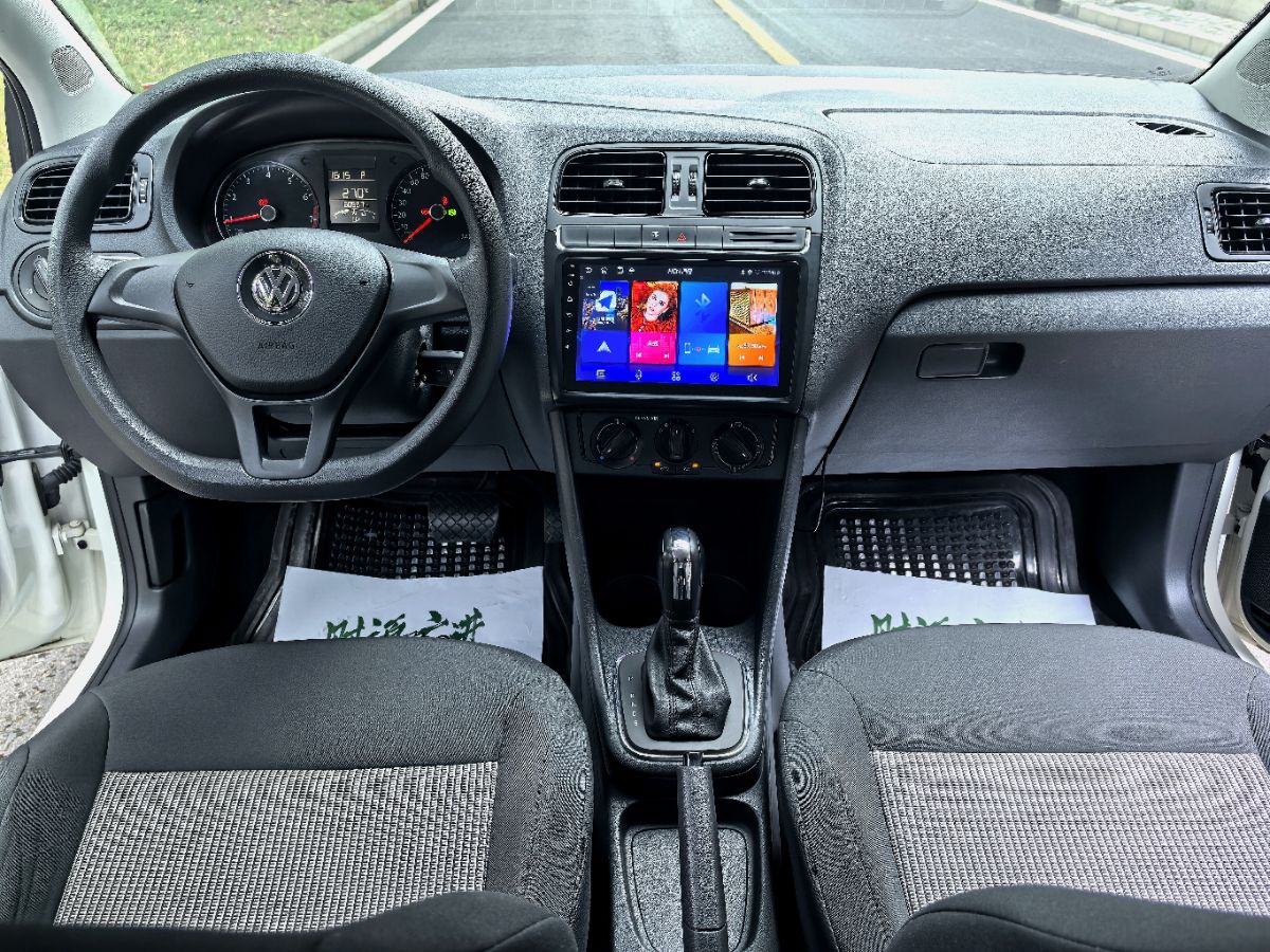 Volkswagen Polo 2017 car image #8