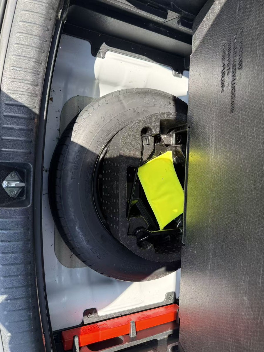 Kia Seltos 2024 car image #11