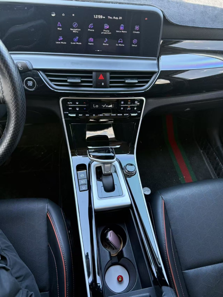 Kia Seltos 2024 car image #13