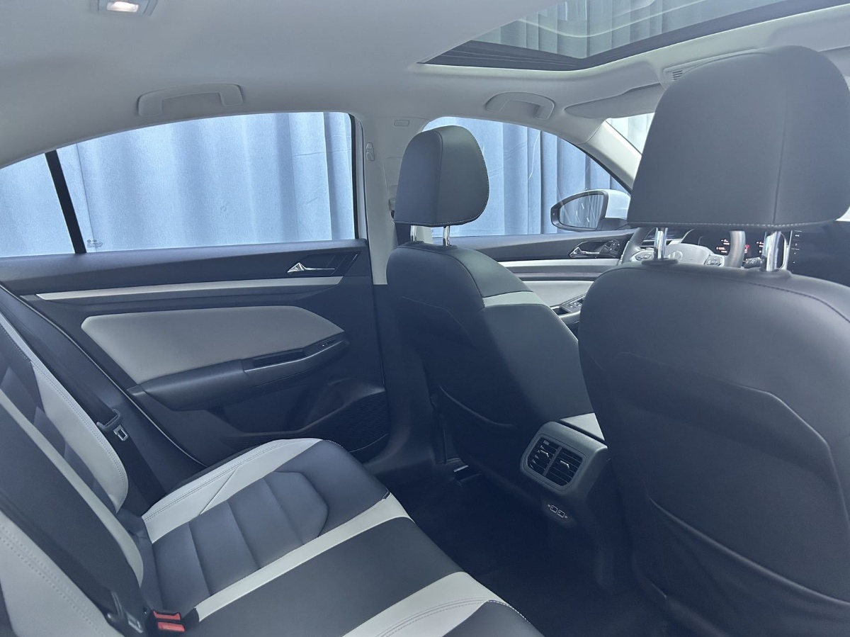Volkswagen Bora 2022 car image #14