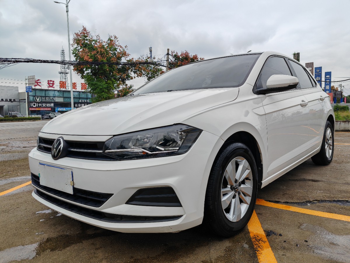 Volkswagen Polo 2021 car image #2
