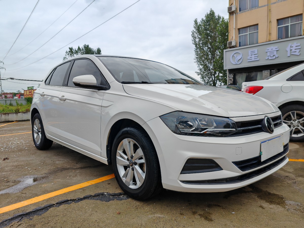 Volkswagen Polo 2021 car image #3