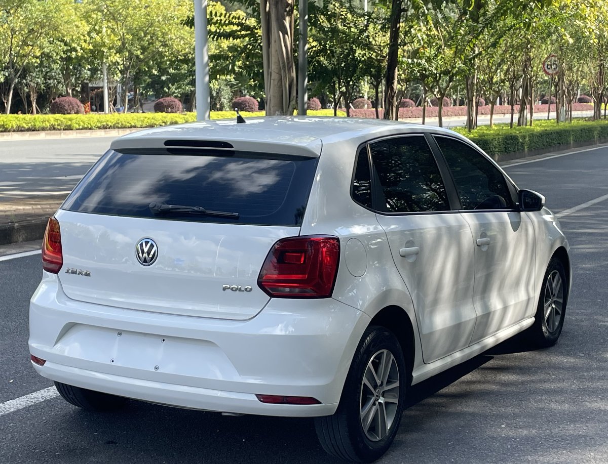 Volkswagen Polo 2016 car image #5