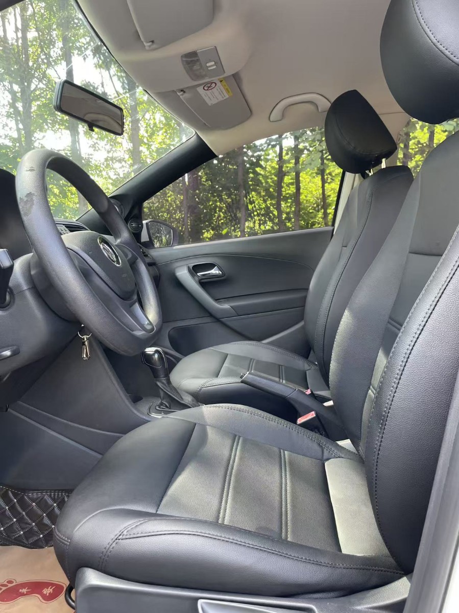 Volkswagen Polo 2016 car image #8