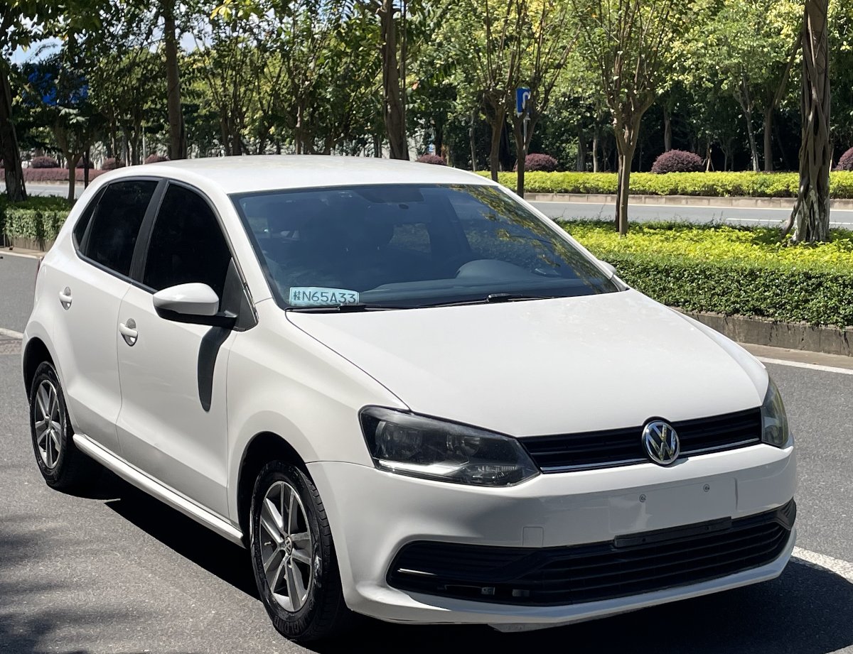 Volkswagen Polo 2016 car image #3