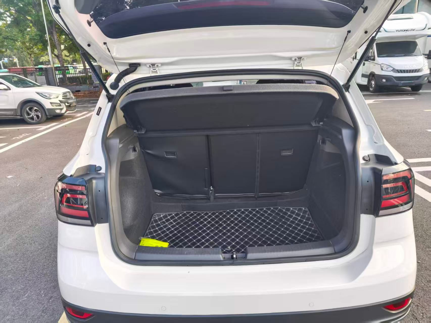 Volkswagen T-Cross 2019 car image #8