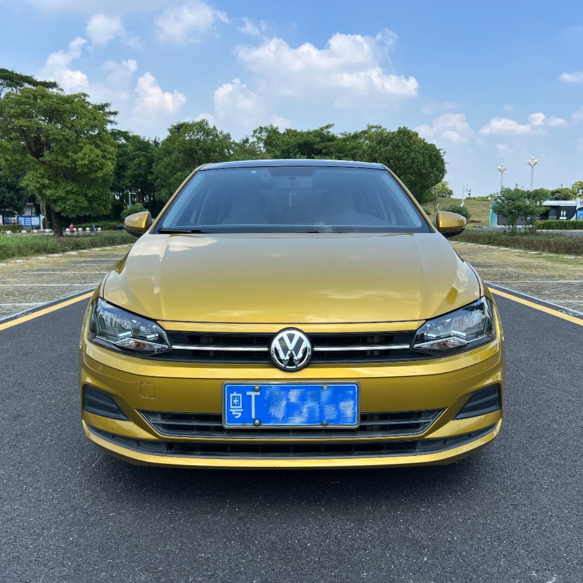 Volkswagen Polo 2021 car image #2