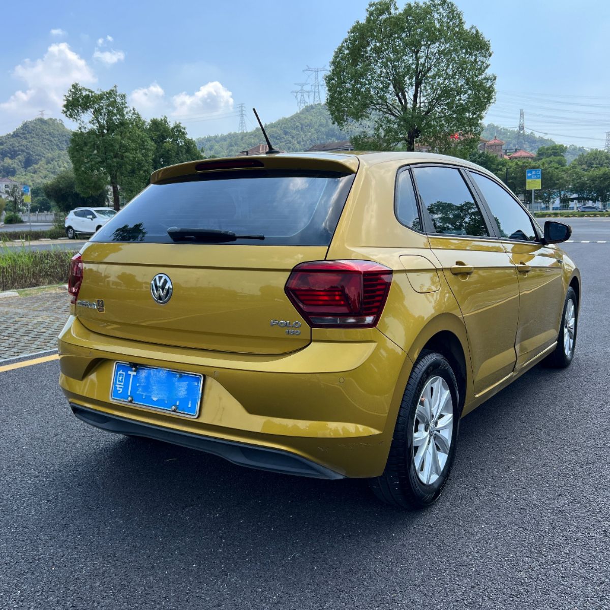 Volkswagen Polo 2021 car image #6