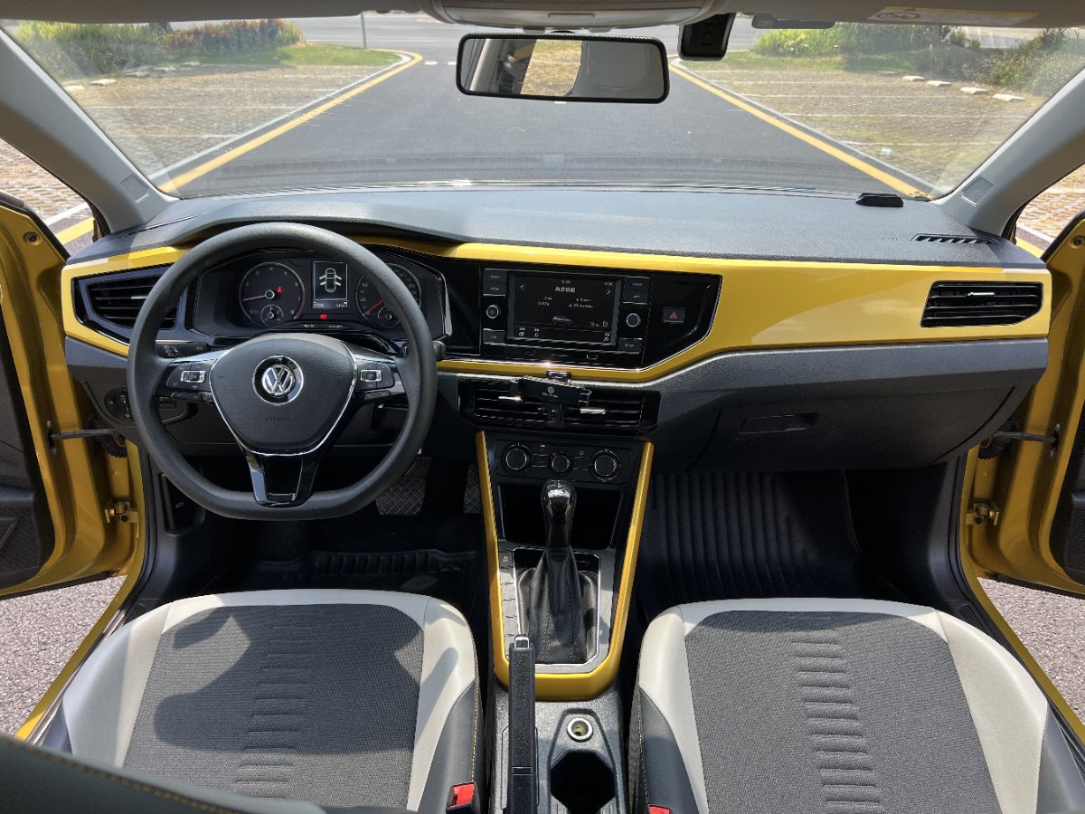 Volkswagen Polo 2021 car image #9