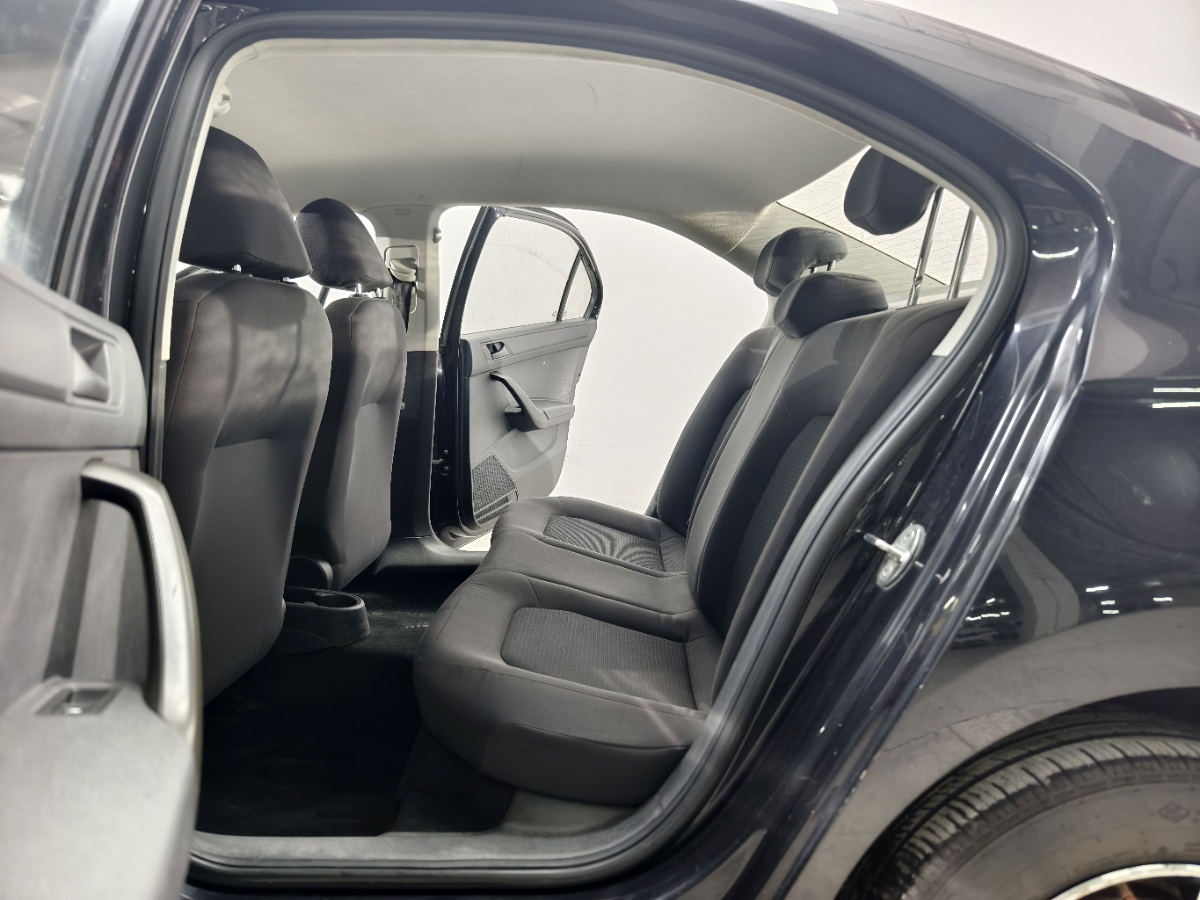 Volkswagen Santana 2015 #9 Volkswagen Santana 2015 car image #9