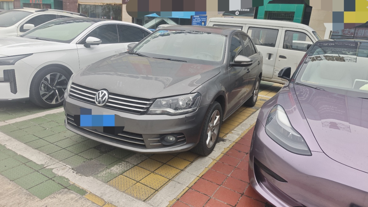 Volkswagen Bora 2015 car image 