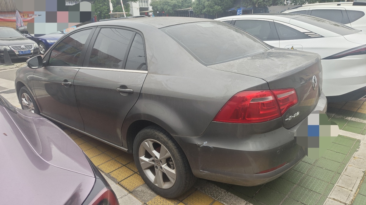 Volkswagen Bora 2015 car image #3