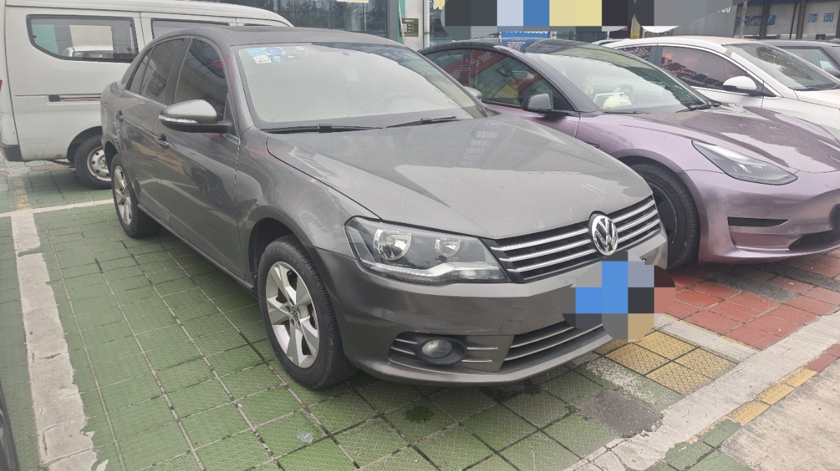 Volkswagen Bora 2015 car image #2