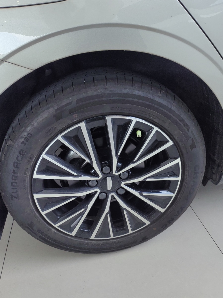 GEELY Emgrand 2026 #10 GEELY Emgrand 2026 car image #10