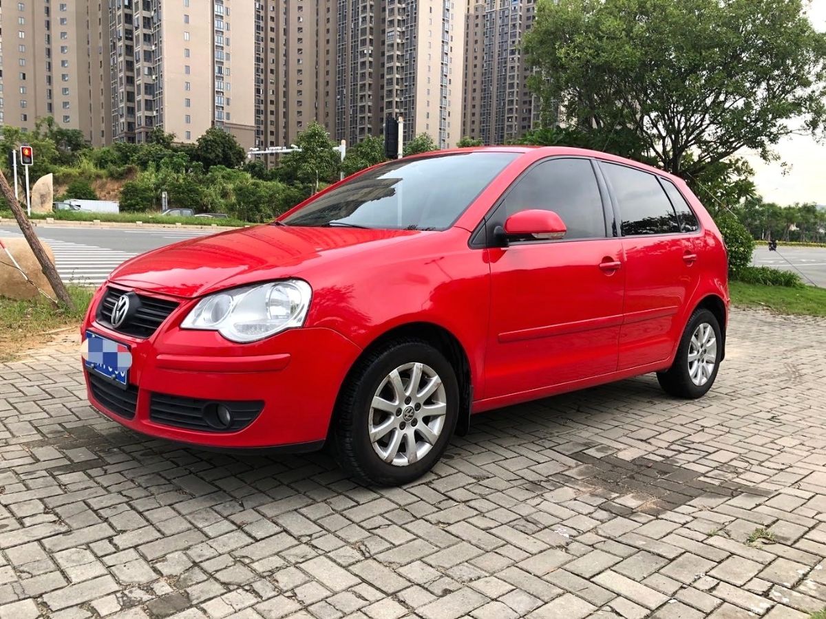Volkswagen Polo 2010 car image 