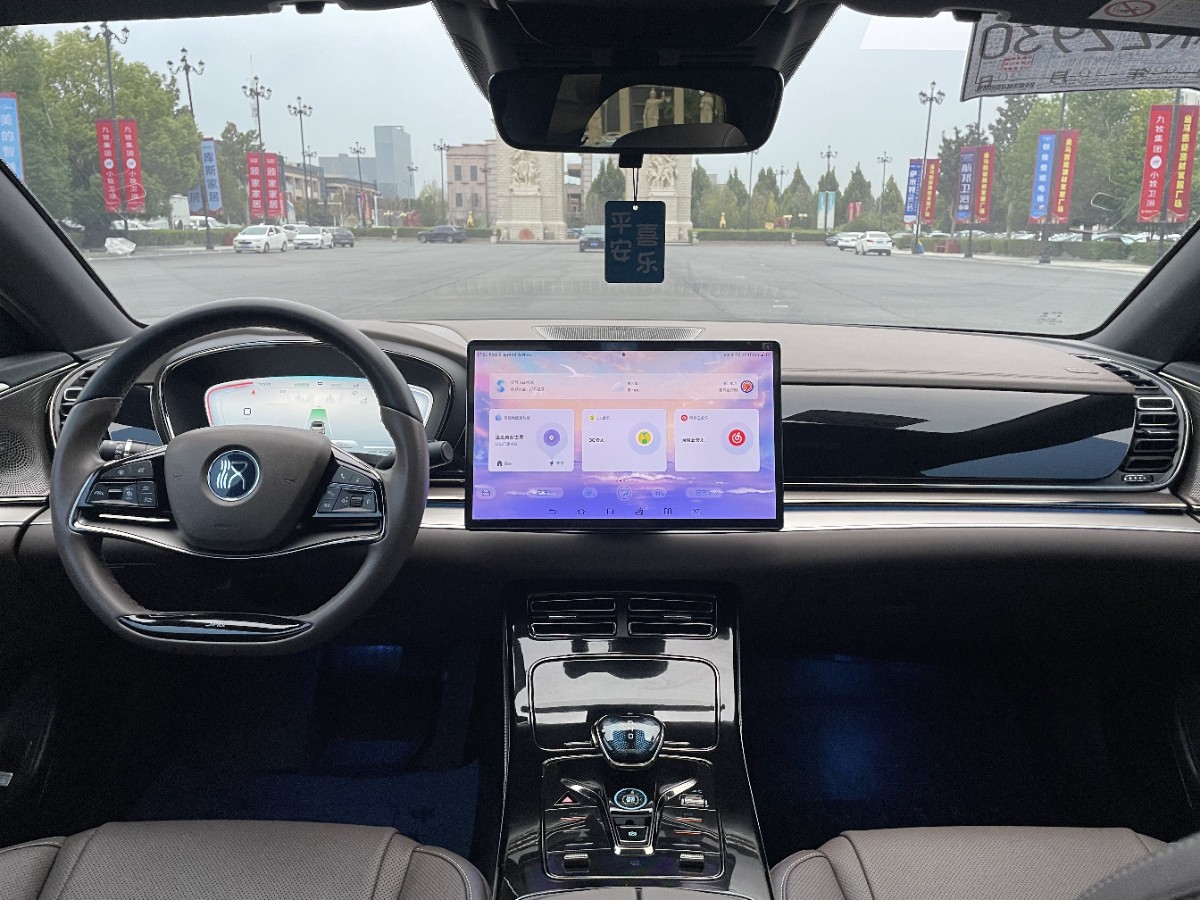 BYD Han 2023 car image #5