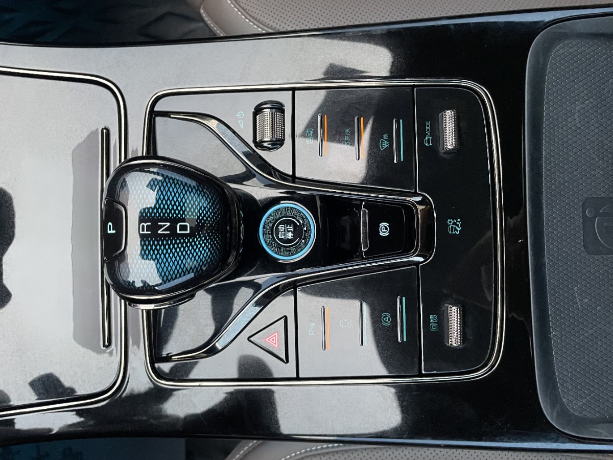 BYD Han 2023 car image #9