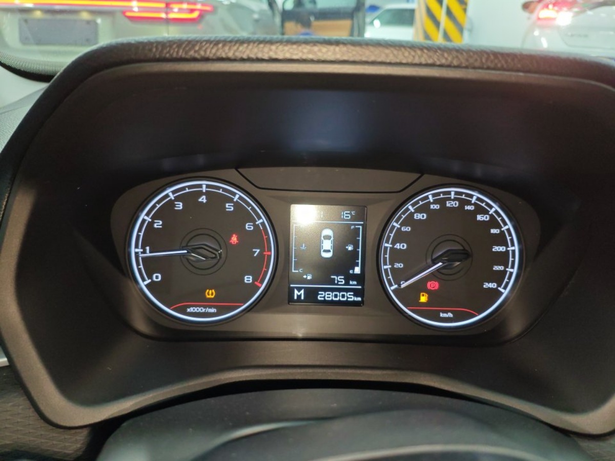 GEELY Emgrand 2025 #5 GEELY Emgrand 2025 car image #5