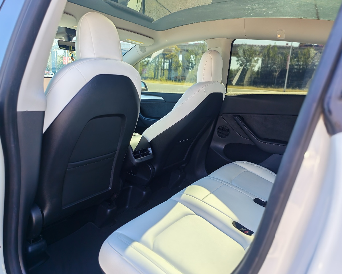 Tesla Model Y 2022 #9 Tesla Model Y 2022 car image #9