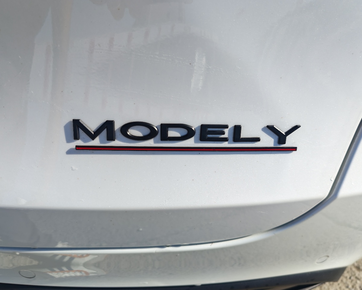 Tesla Model Y 2022 #10 Tesla Model Y 2022 car image #10