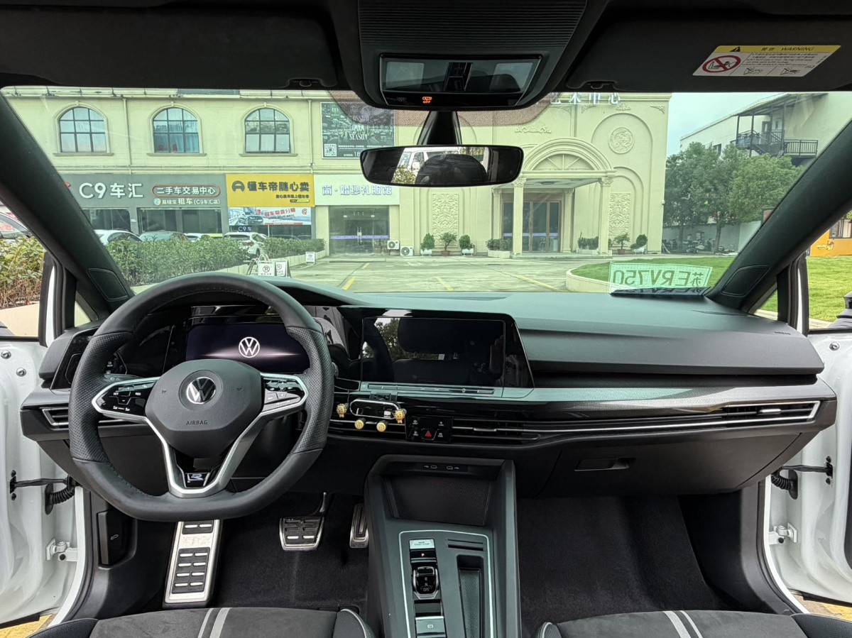 Volkswagen Golf 2023 car image #8