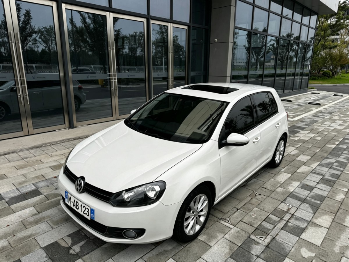 Volkswagen Golf 2013 car image 