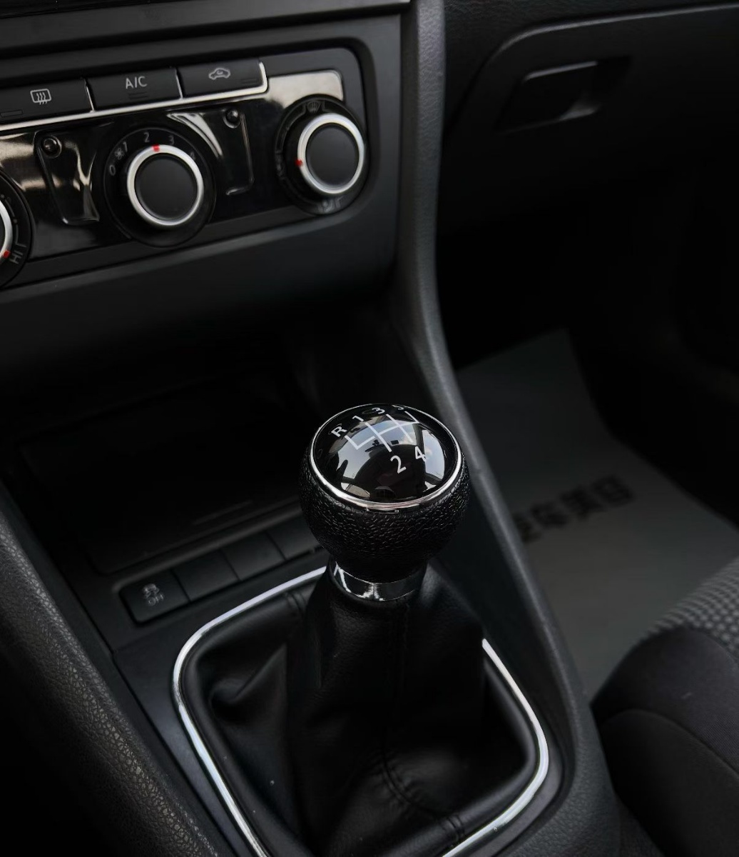 Volkswagen Golf 2013 car image #10