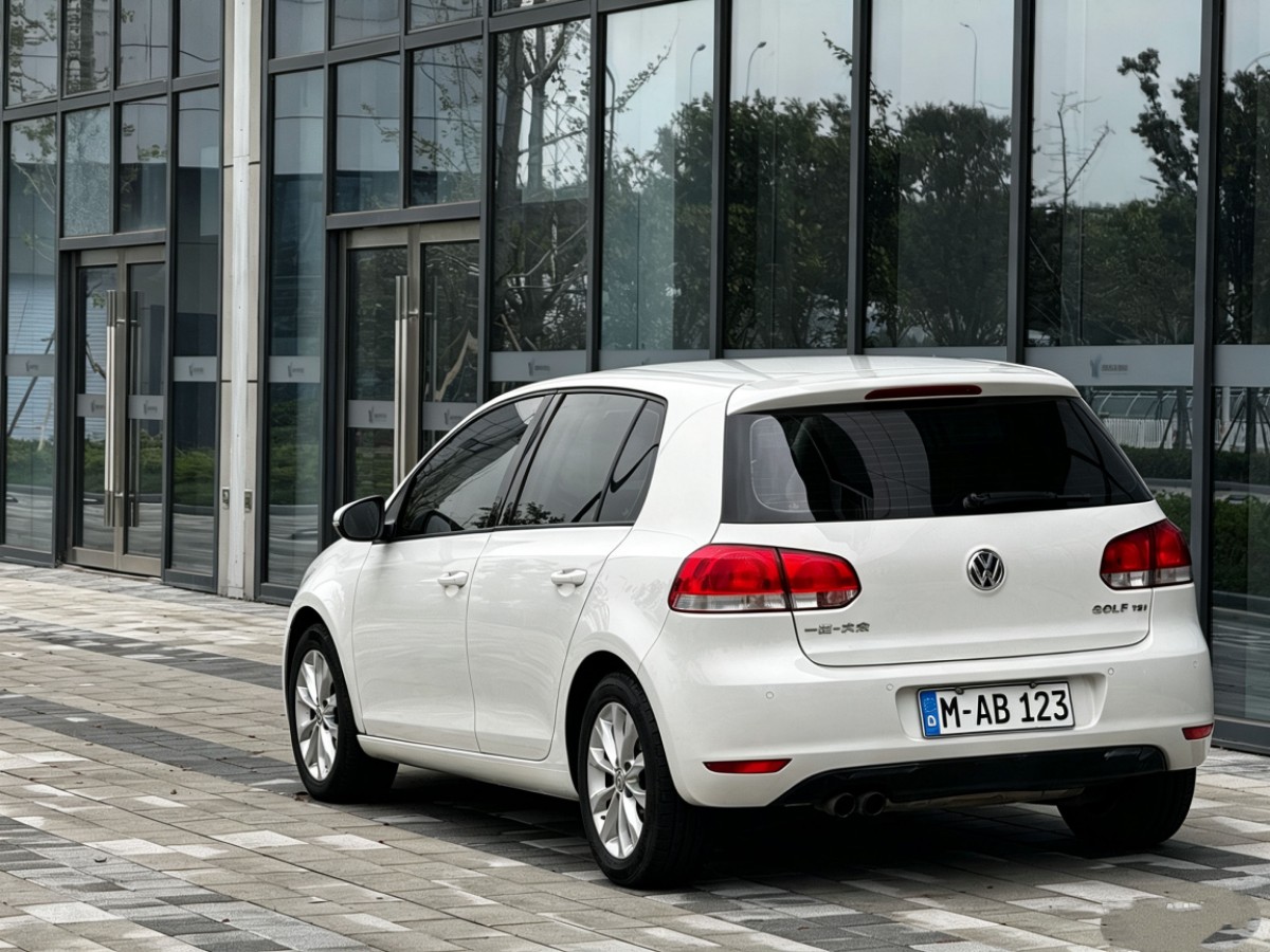 Volkswagen Golf 2013 car image #6