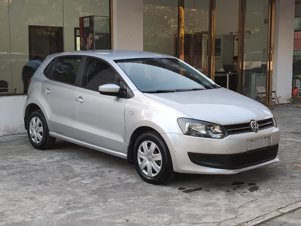 Volkswagen Polo 2014 car image 