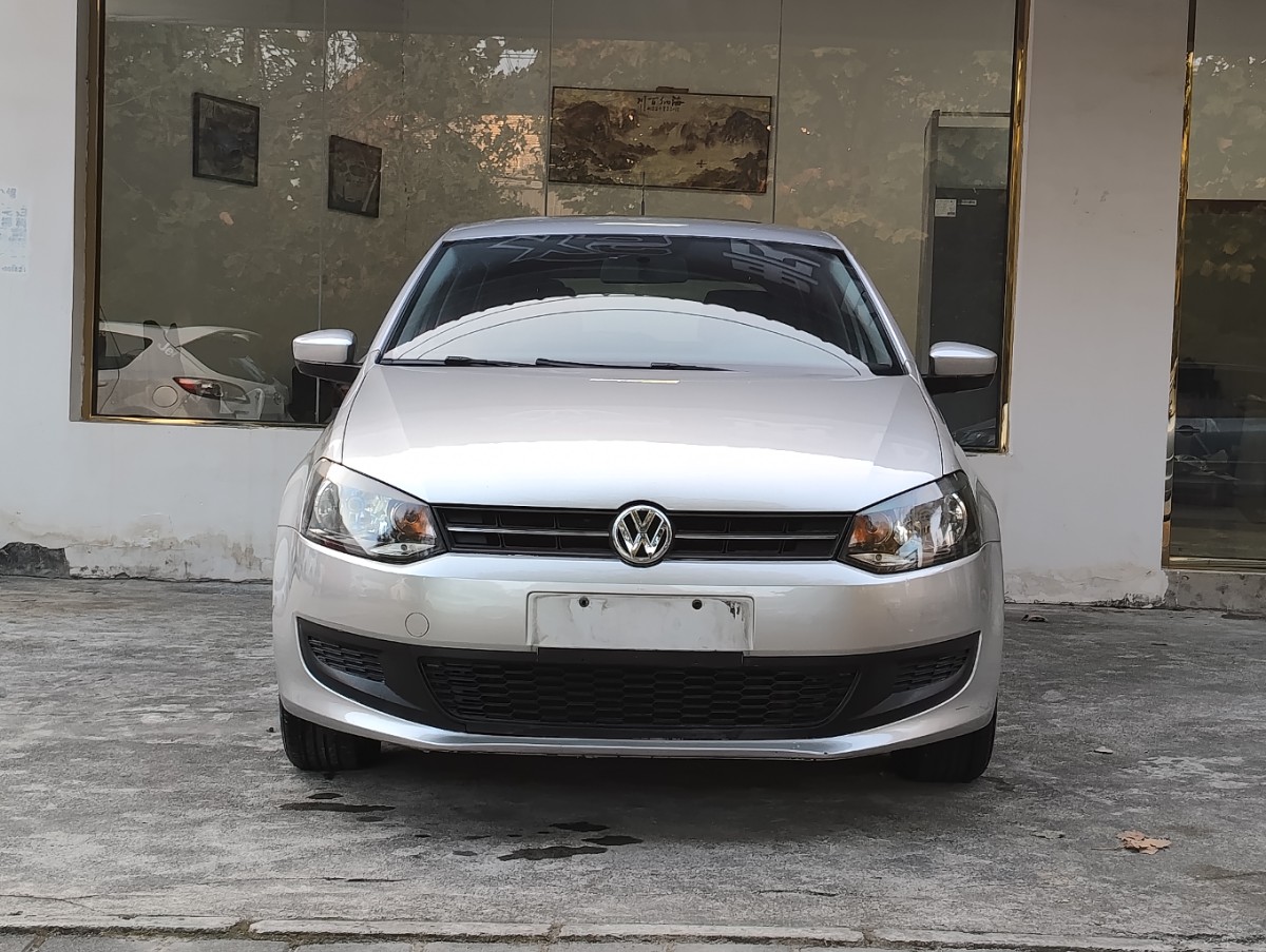 Volkswagen Polo 2014 car image #2
