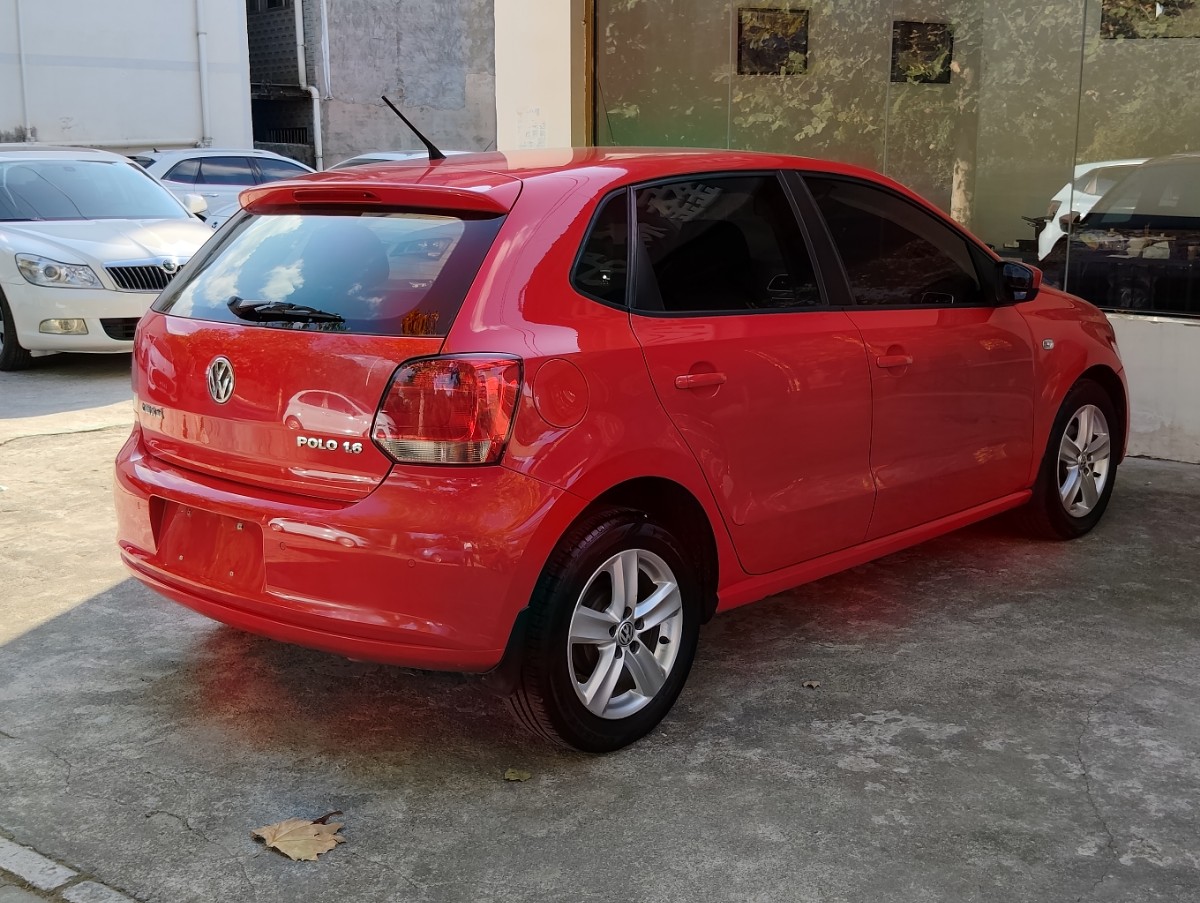 Volkswagen Polo 2012 car image #5