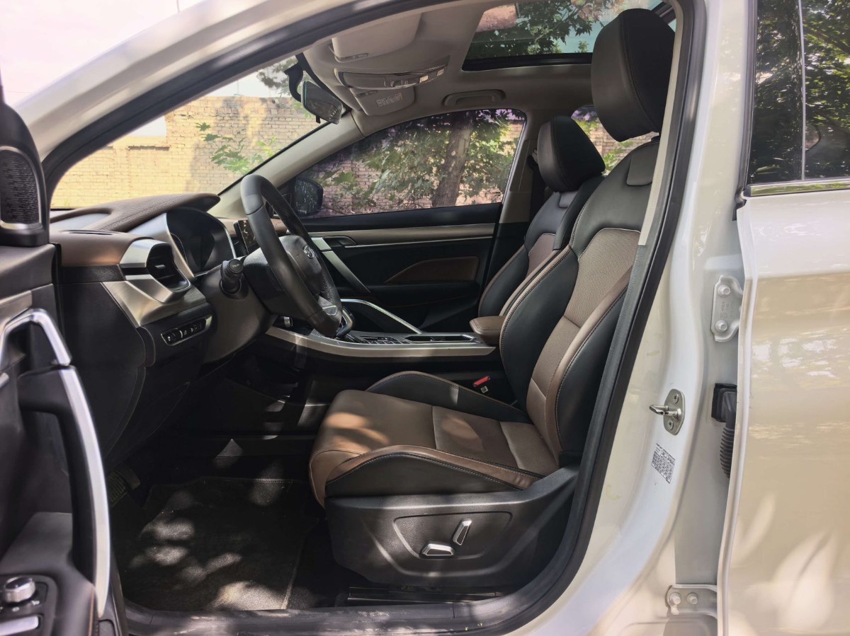 GEELY Coolray 2020 immagine di auto #4