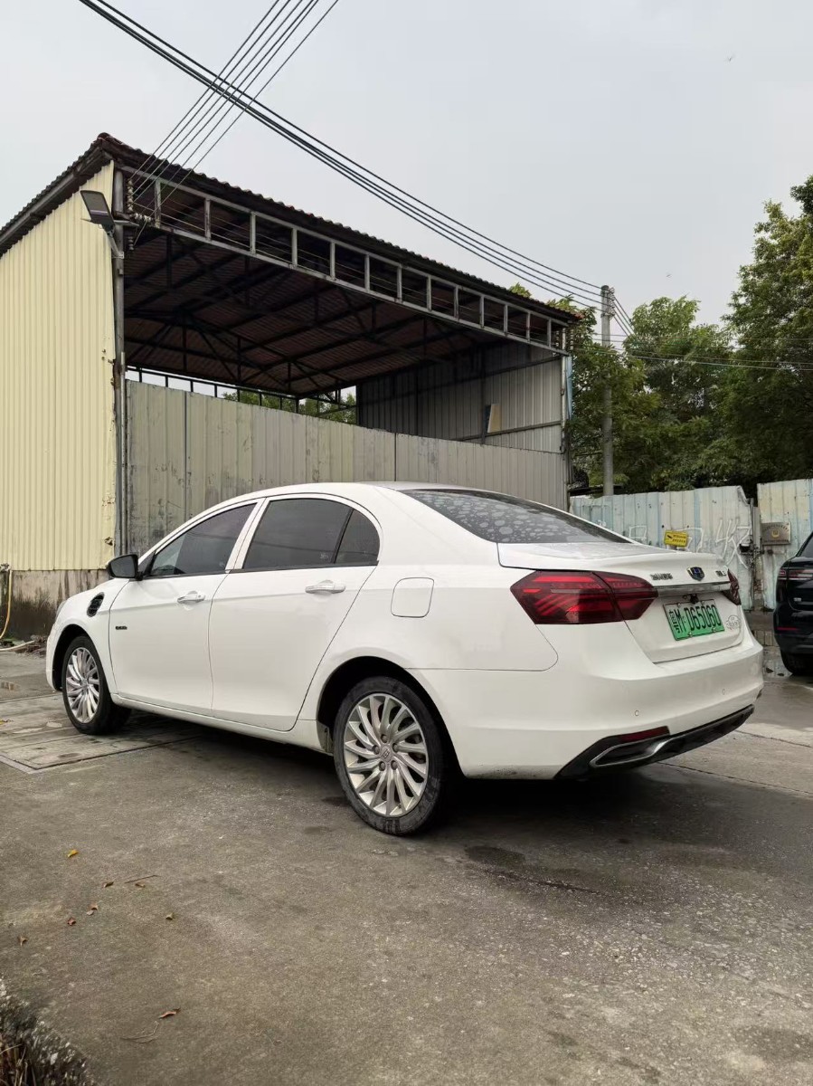 GEELY Emgrand New Energy 2020 #6 GEELY Emgrand New Energy 2020 car image #6