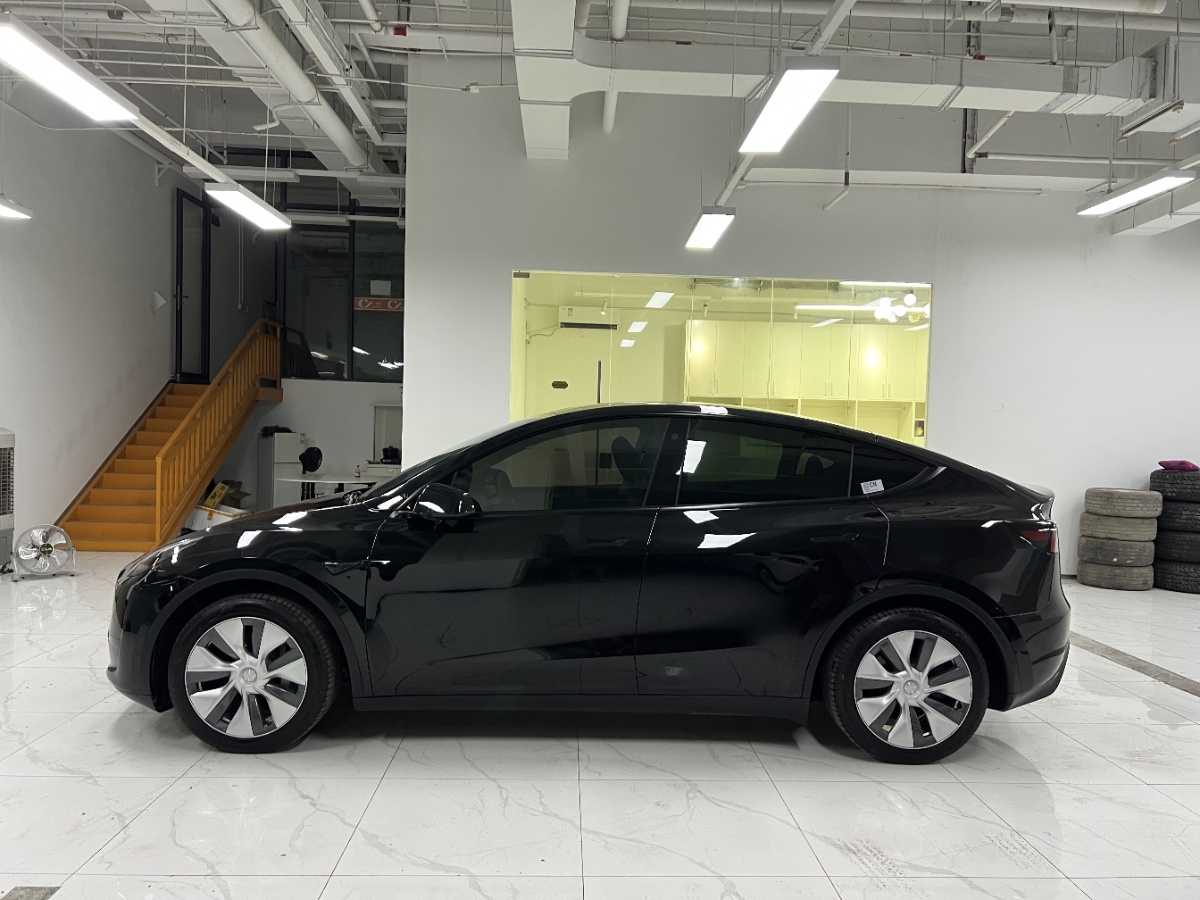 Tesla Model Y 2022 #3 Tesla Model Y 2022 car image #3