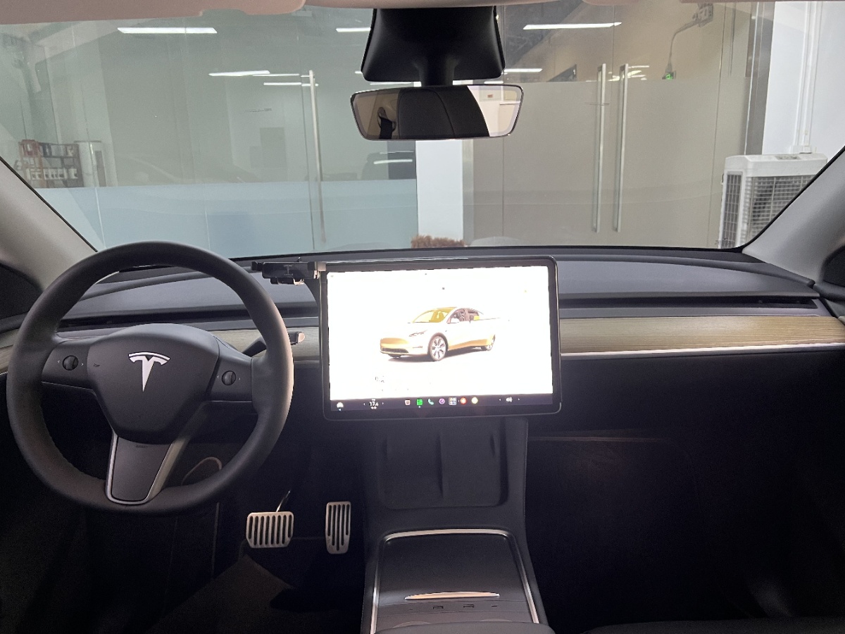 Tesla Model Y 2022 #8 Tesla Model Y 2022 car image #8
