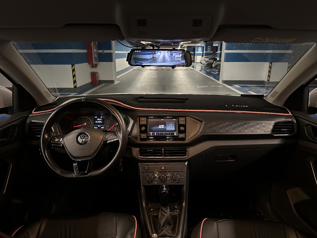Volkswagen T-Cross 2020 car image #4