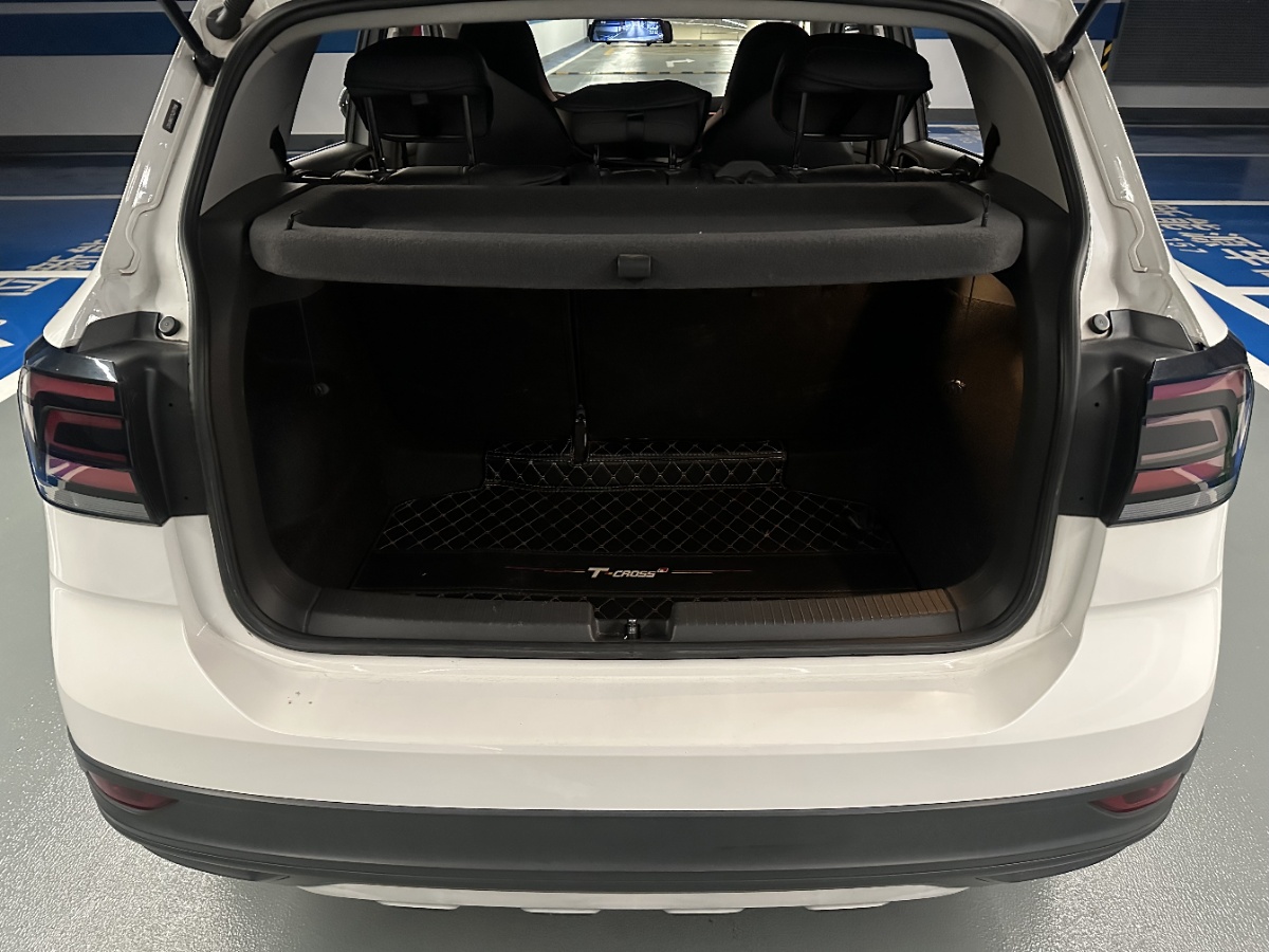 Volkswagen T-Cross 2020 car image #12