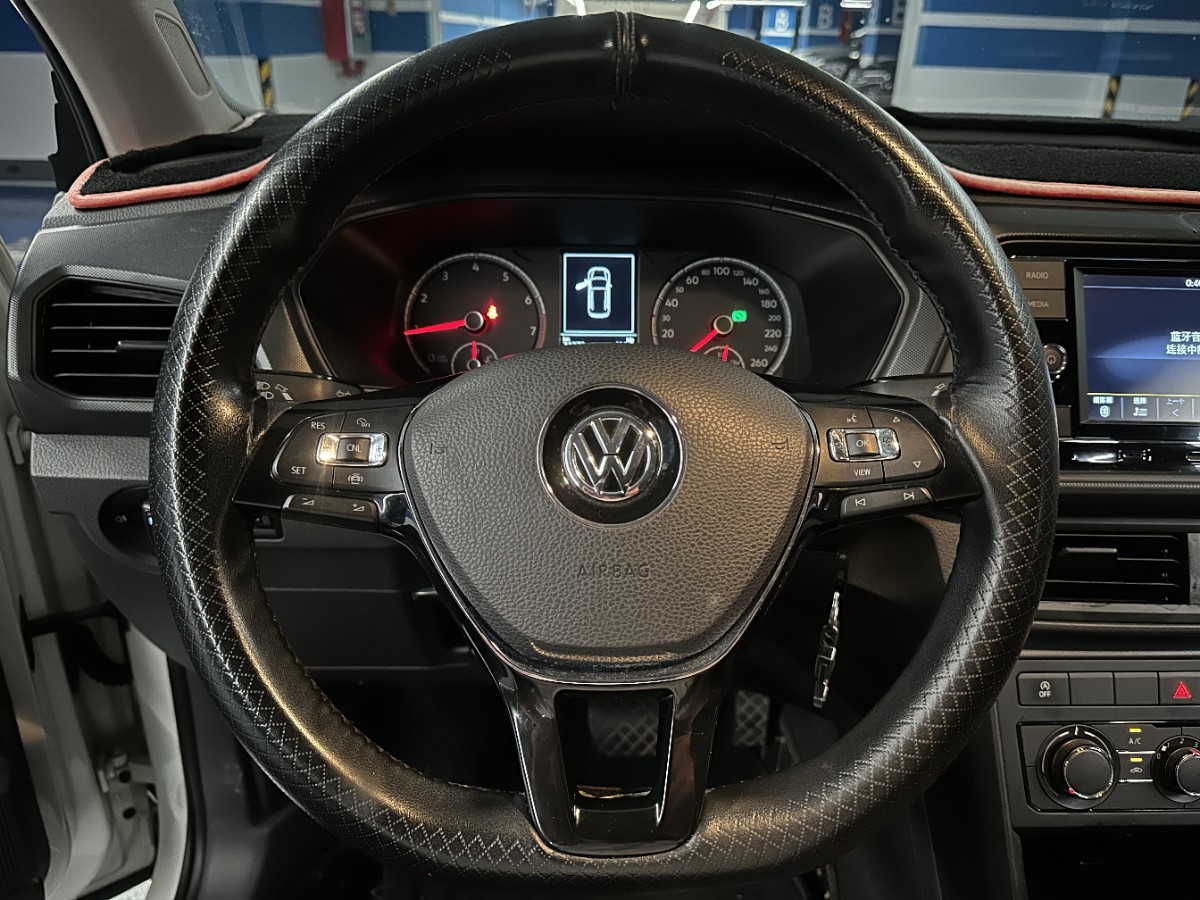 Volkswagen T-Cross 2020 car image #15