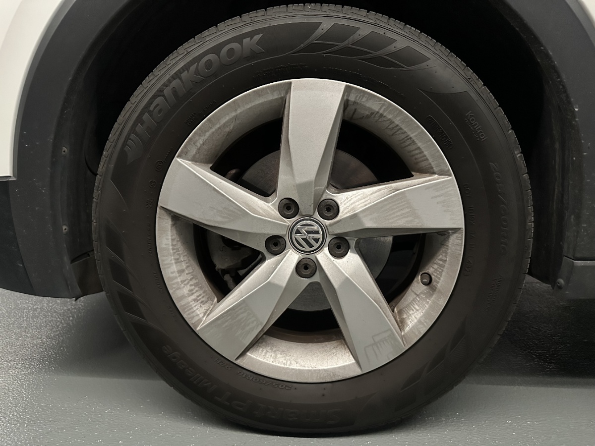 Volkswagen T-Cross 2020 car image #10