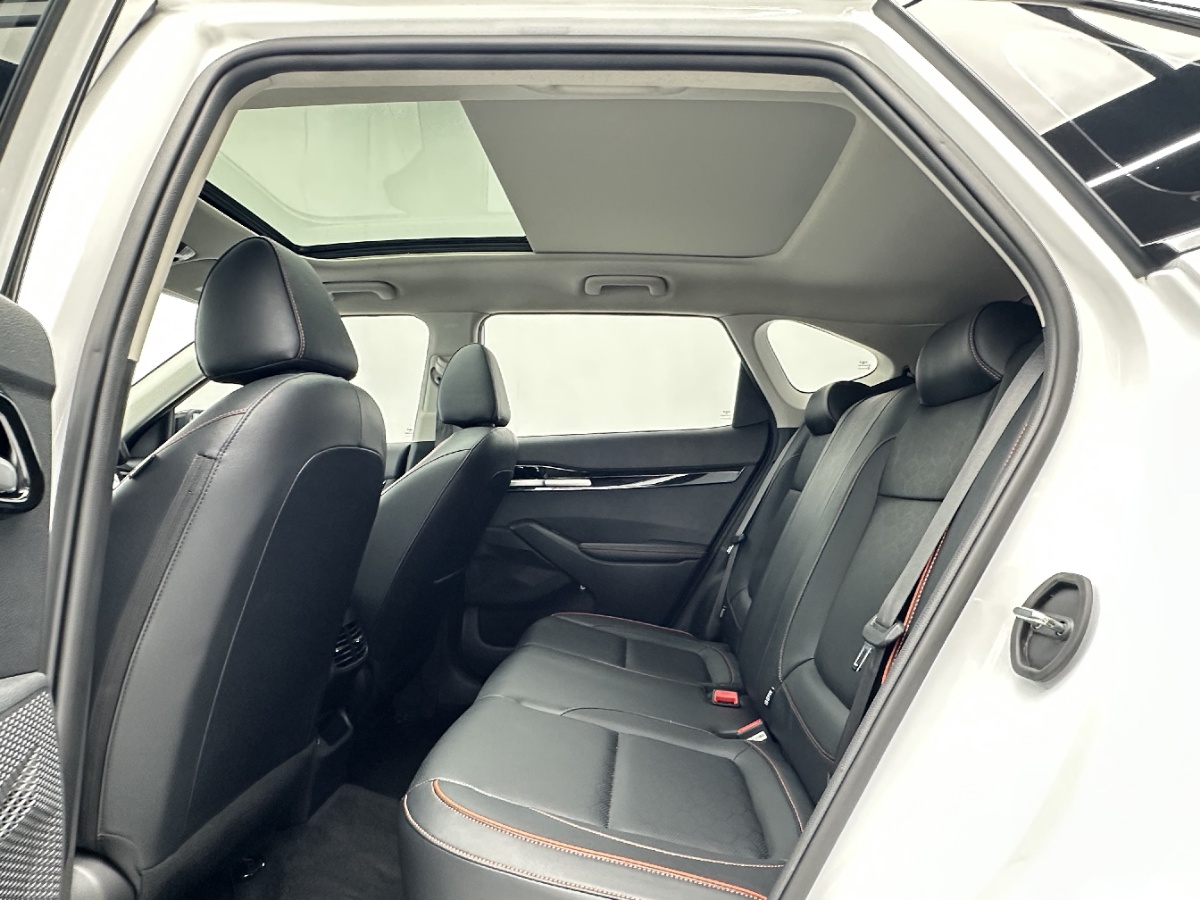 Kia Seltos 2023 car image #5