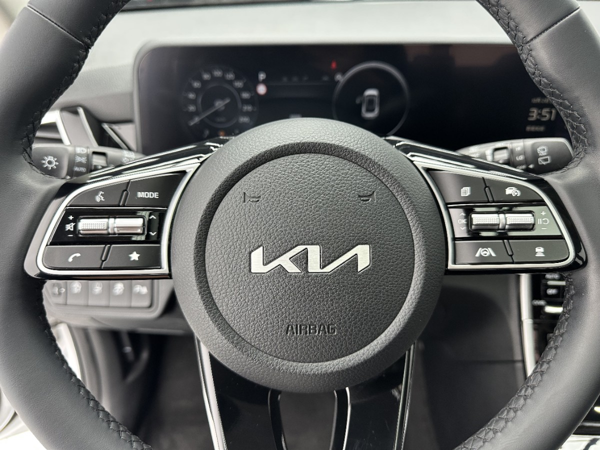 Kia Seltos 2023 car image #13