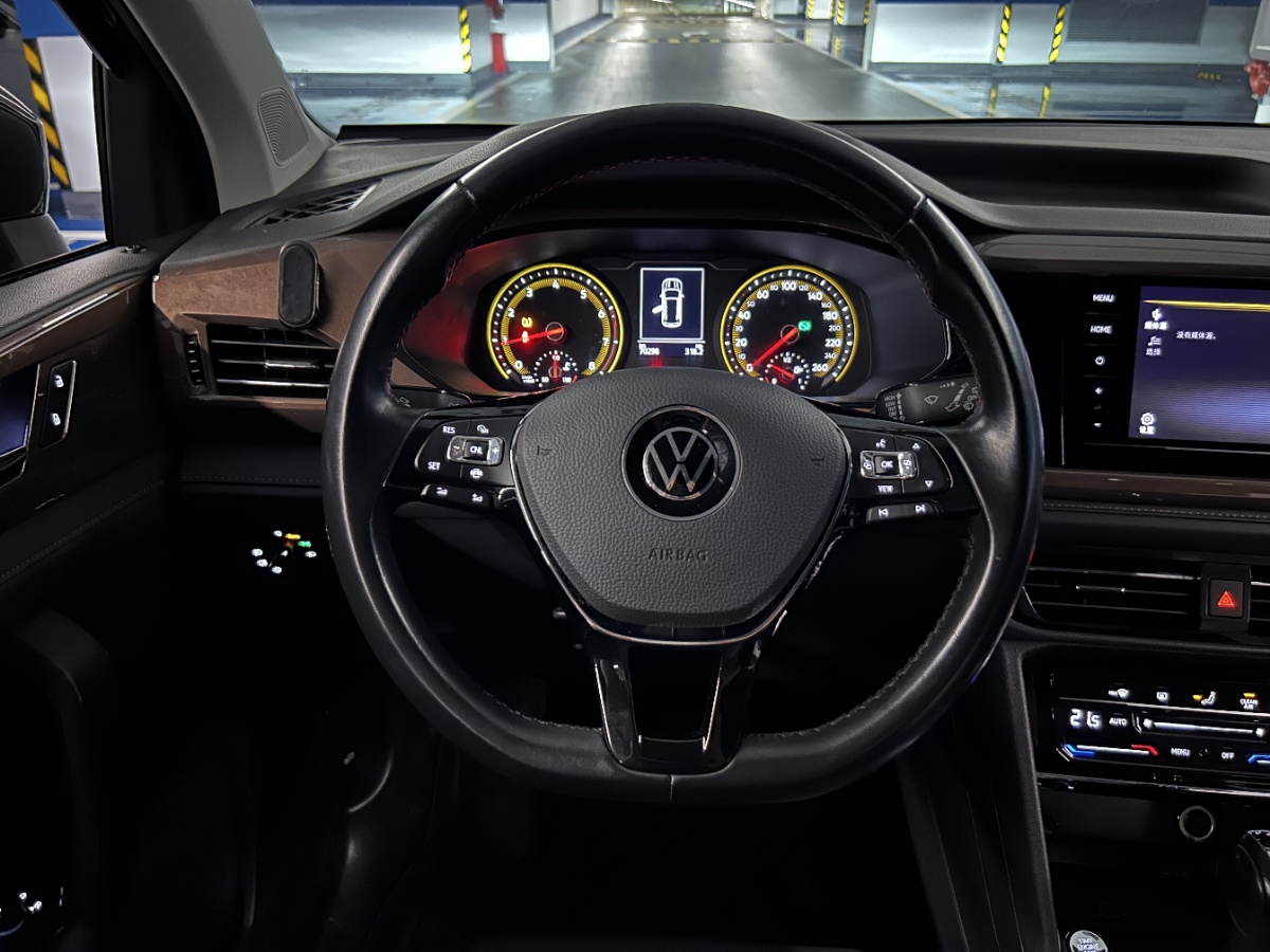 Volkswagen Tharu 2021 car image #9