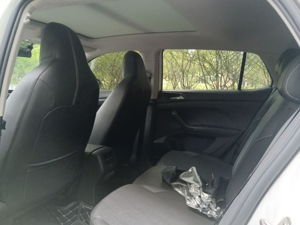 Volkswagen T-Cross 2020 car image #3