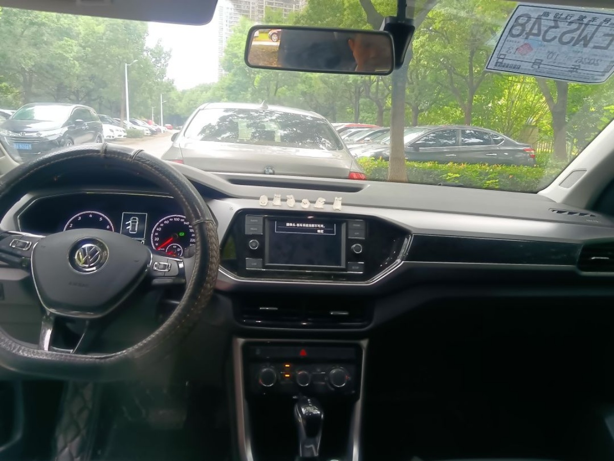 Volkswagen T-Cross 2020 car image #4