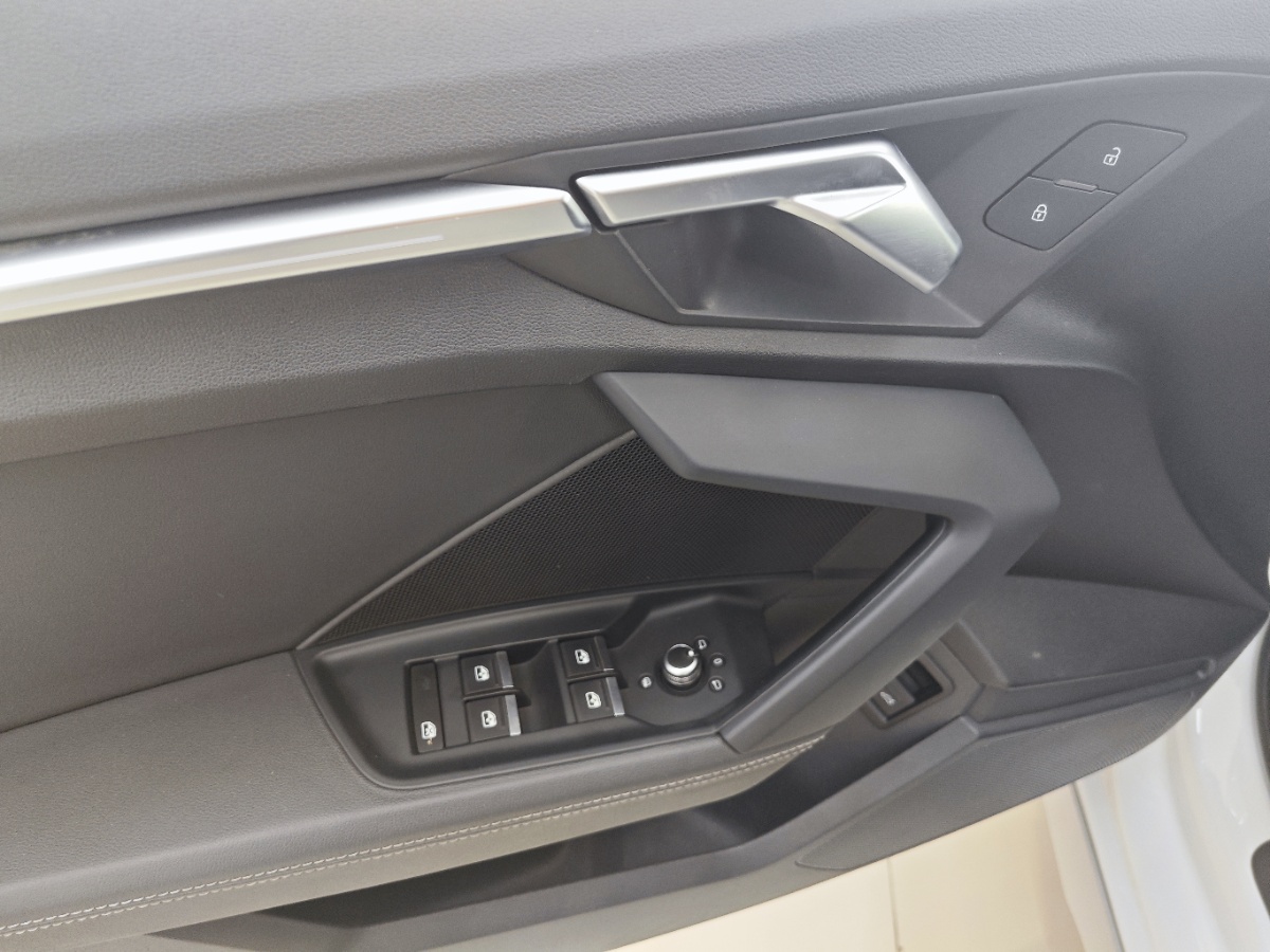 Audi A3 2023 صورة سيارة #5
