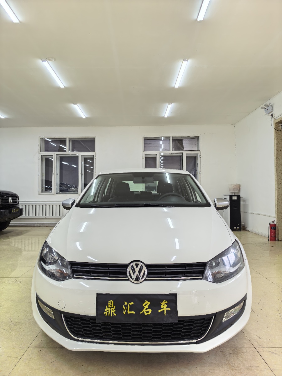 Volkswagen Polo 2018 car image 